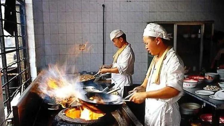 和小黄3p的性故事