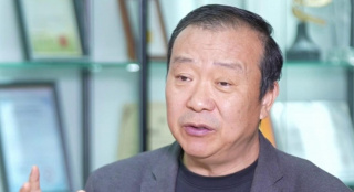 扒开美妇雪白大腿挺进
